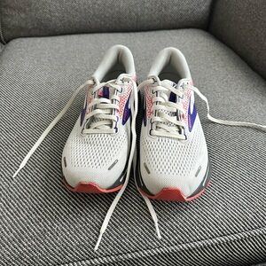 Brooks Ghost 14, white, purple and coral, size 8.5